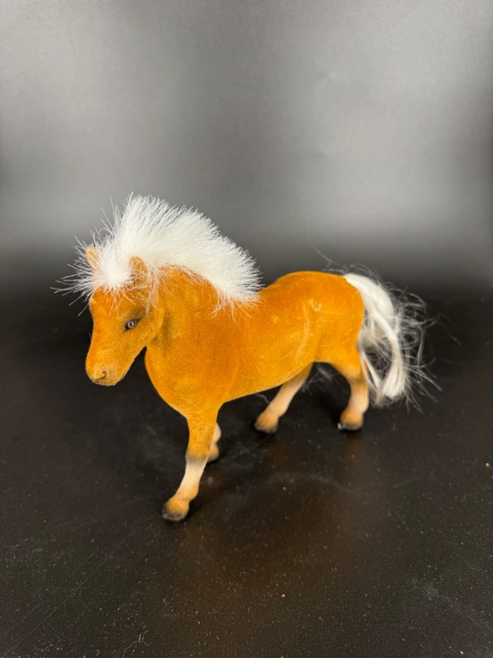 Flocked Felt Breyer Horse Figures - Picture 6 of 8